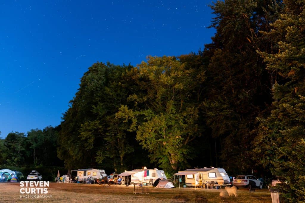 Camping 5 étoiles Château de Chanteloup : Photo de Steven Curtis sur Cynthia et ses emplacements le soir