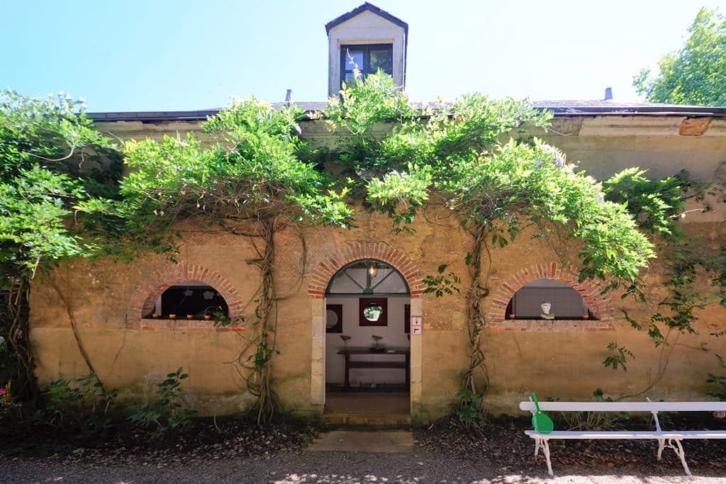 Camping 5 étoiles Château de Chanteloup : le bâtiment des Douches Femmes