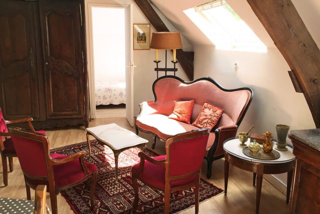 Camping 5 étoiles Château de Chanteloup : Gites Grand Appartement du salon vue sur la chambre