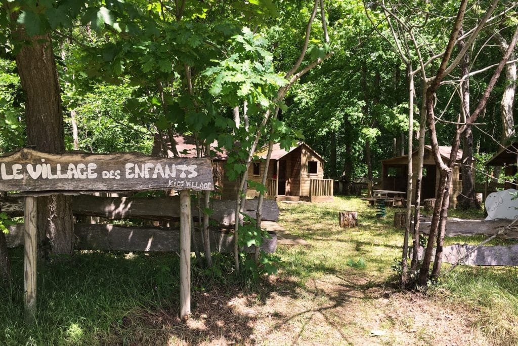 Camping 5 étoiles Château de Chanteloup : Village des enfants