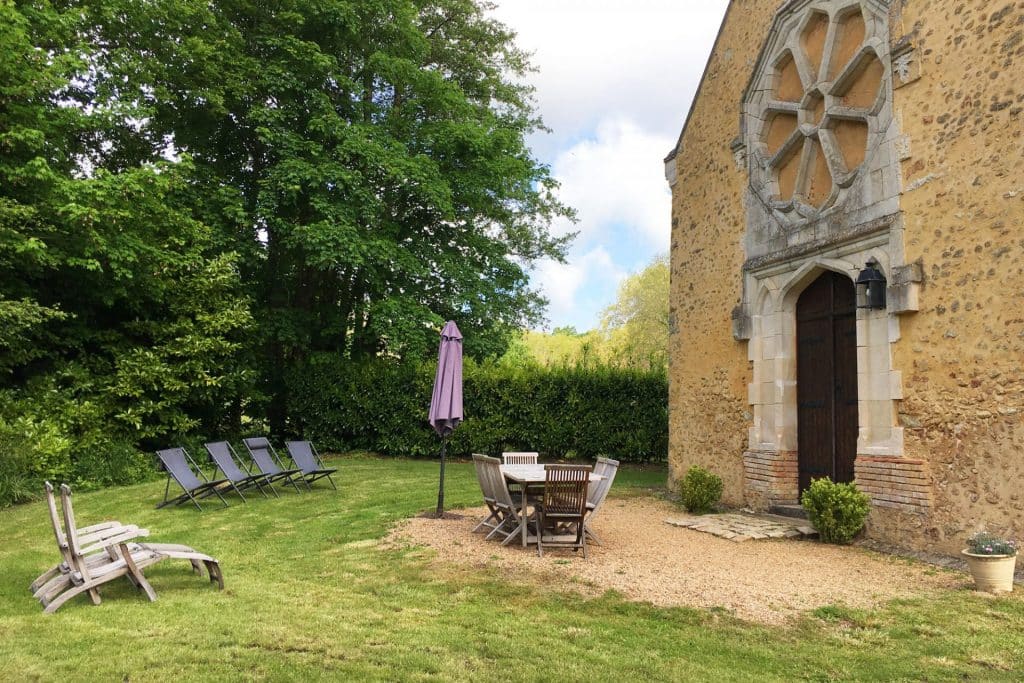 Camping 5 étoiles Château de Chanteloup : le jardin privatif de la Grande Orangerie