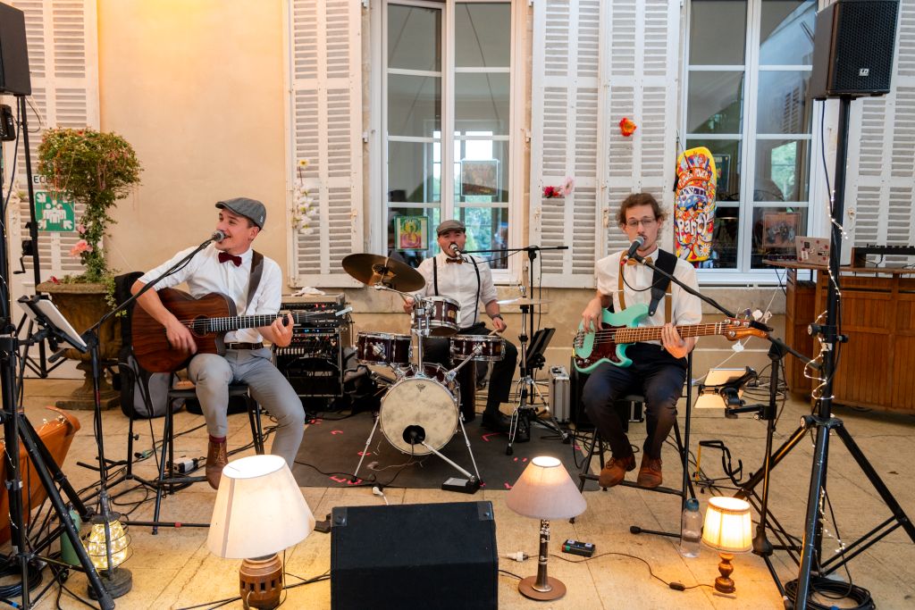 Camping Chateau De Chanteloup : Event 24h Auto 2025 Domaine De Chanteloup Groupe Musique