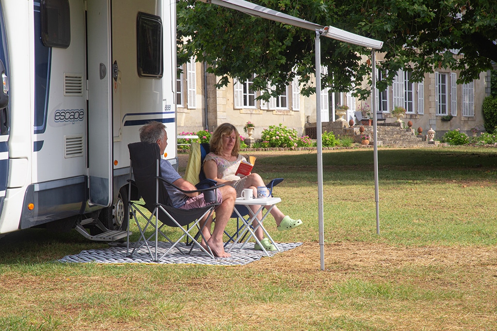 Camping 5 étoiles Château de Chanteloup - Couple emplacement V18