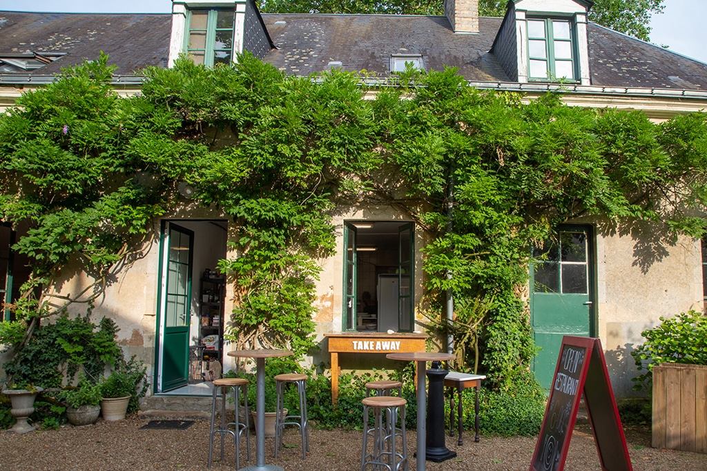 Camping 5 étoiles Château de Chanteloup - façade cuisine du restaurant