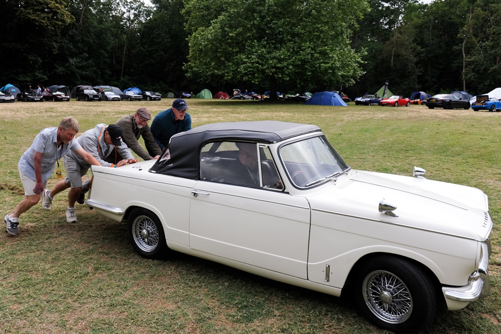 Camping 5 étoiles Château de Chanteloup - Le Mans Classic 2023 - concours très belles voitures