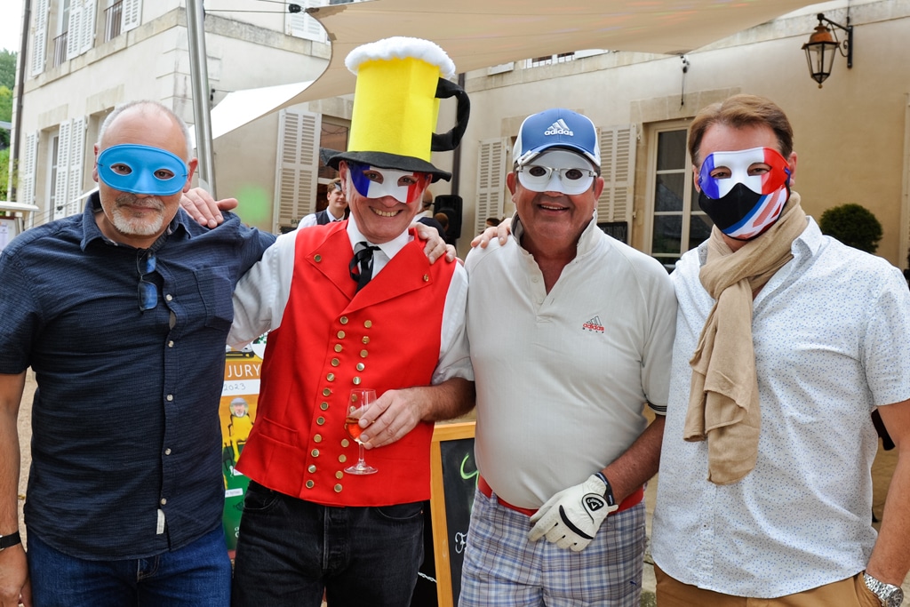 Camping 5 étoiles Château de Chanteloup - Le Mans Classic 2023 - ambiance bal masqué