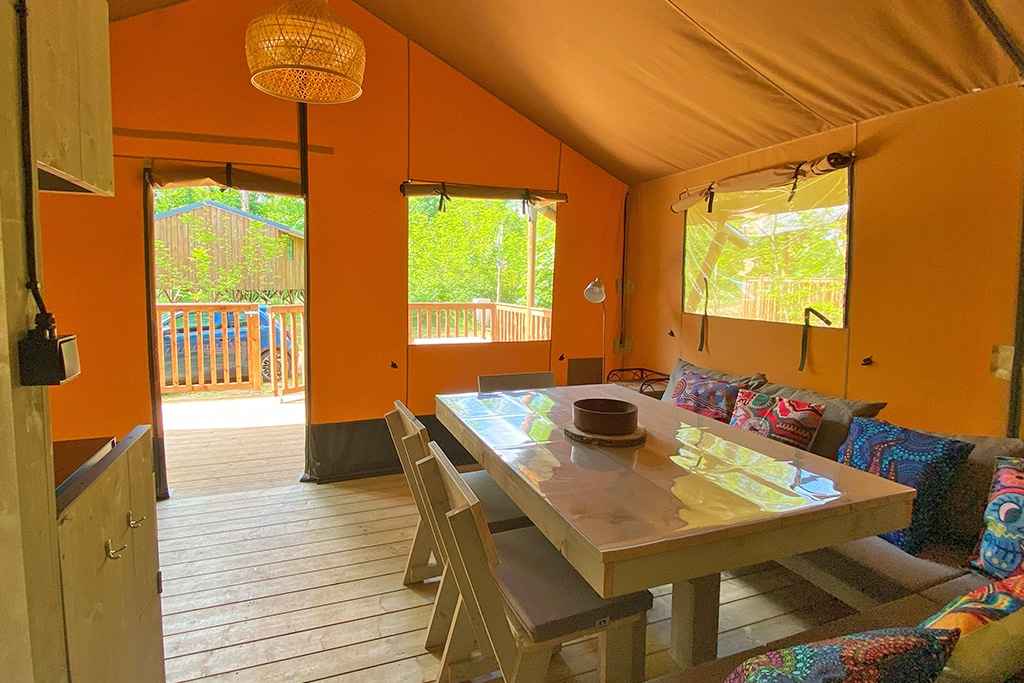 Camping Chateau De Chanteloup : Lodge Blog2