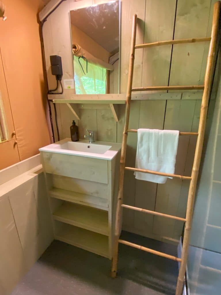 Camping Chateau De Chanteloup : Masaimara Salledebain2