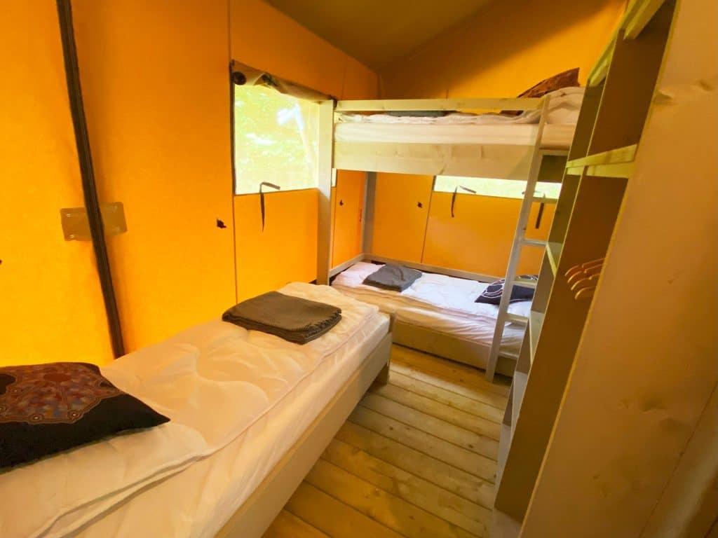 Camping Chateau De Chanteloup : Uluru Chambre3lits2