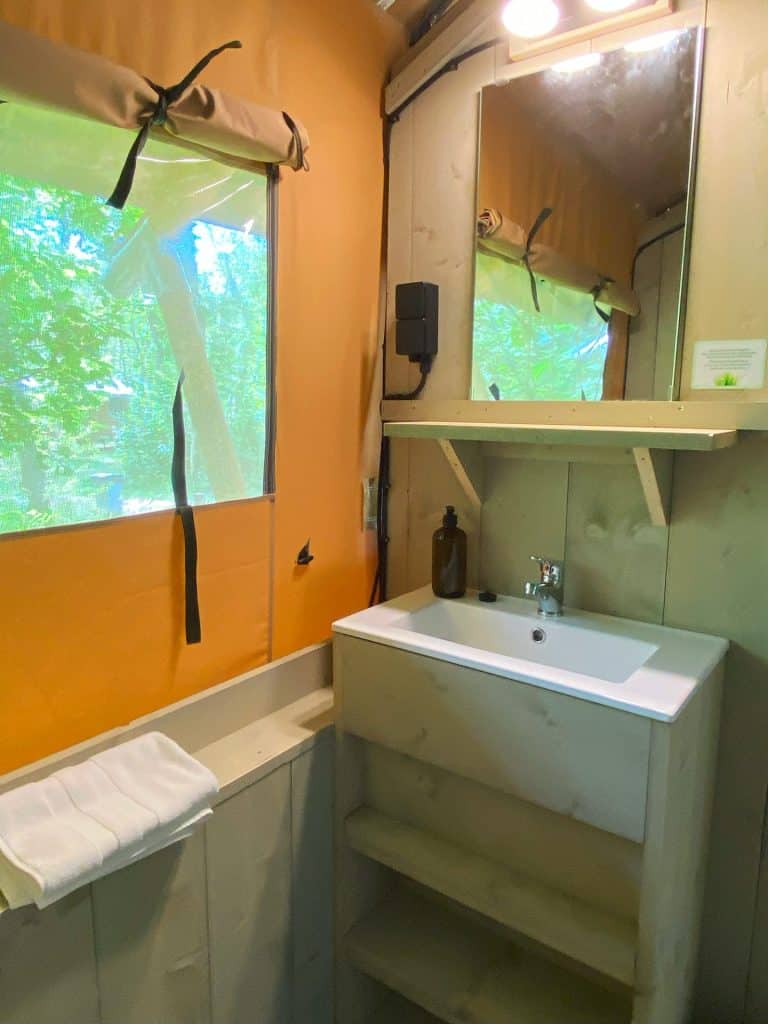 Camping Chateau De Chanteloup : Uluru Salledebain