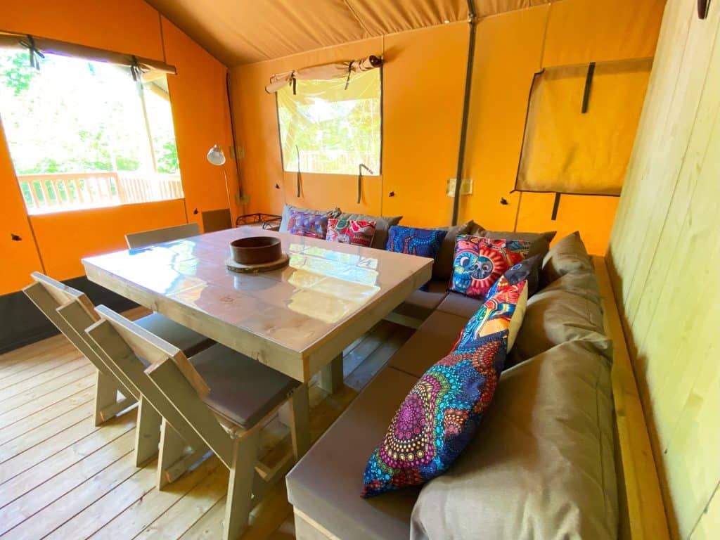 Camping Chateau De Chanteloup : Uluru Sejour
