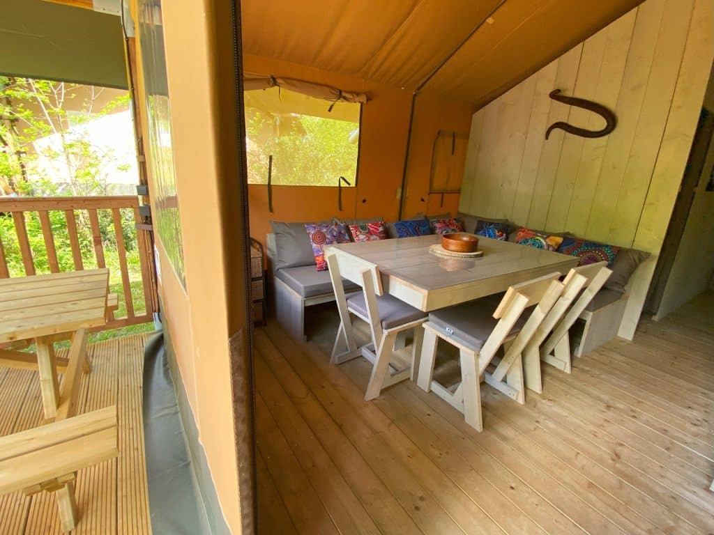 Camping Chateau De Chanteloup : Uluru Sejour3