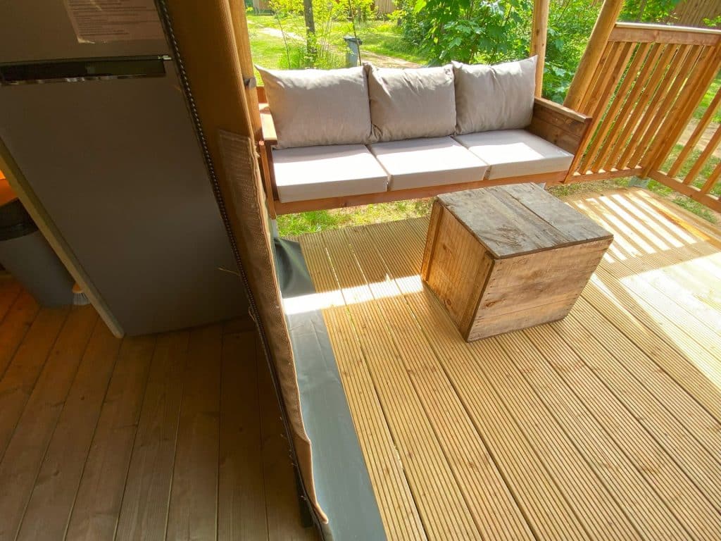 Camping Chateau De Chanteloup : Uluru Terrasse Banquette3