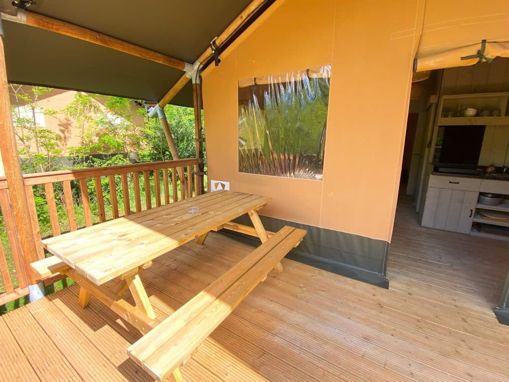 Camping Chateau De Chanteloup : Uluru Terrasse Table