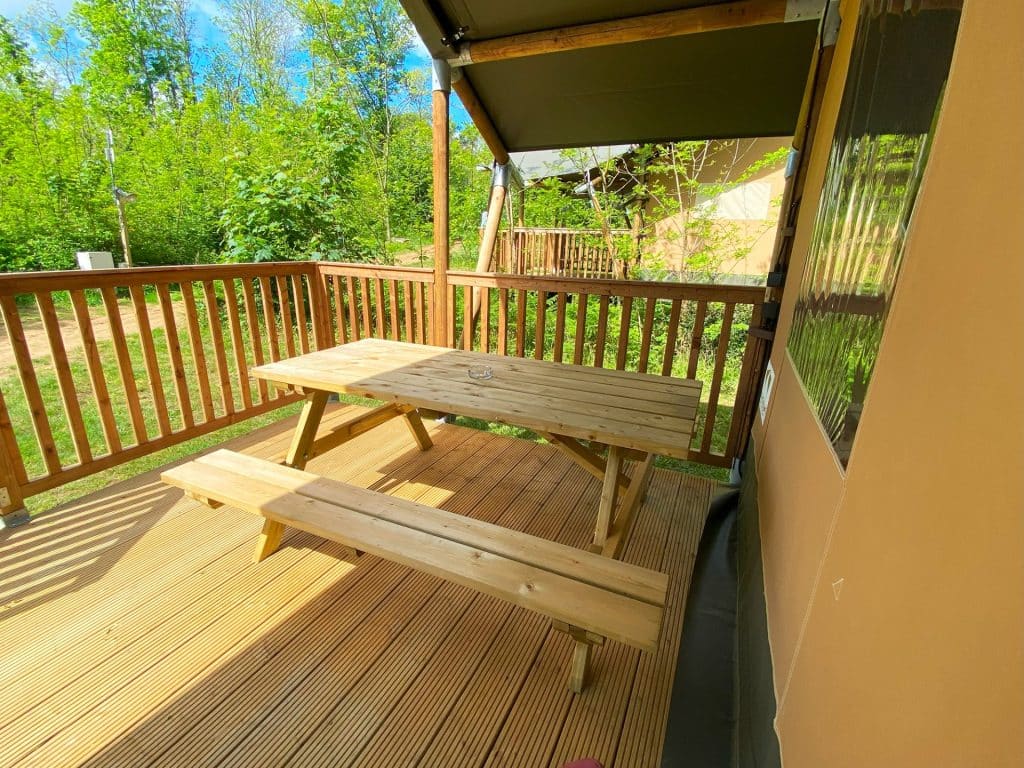 Camping Chateau De Chanteloup : Uluru Terrasse Table2