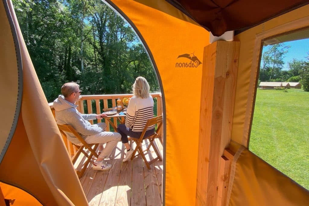 Camping Chateau De Chanteloup : Diapo Glamping Pilotis Au Bord Du Lac Camping Chateau De Chanteloup