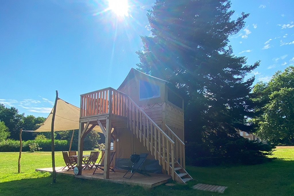 Camping Chateau De Chanteloup : Glampings Chateau De Chanteloup Vue Arriere