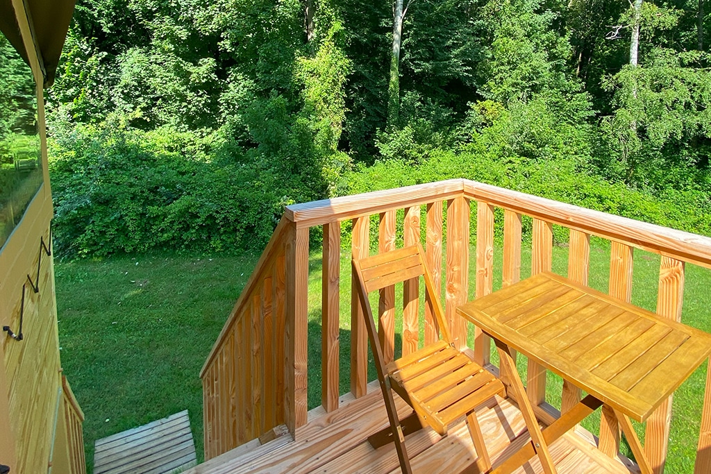Camping Chateau De Chanteloup : Glampings Chateau De Chanteloup Vue Terrasse Haut