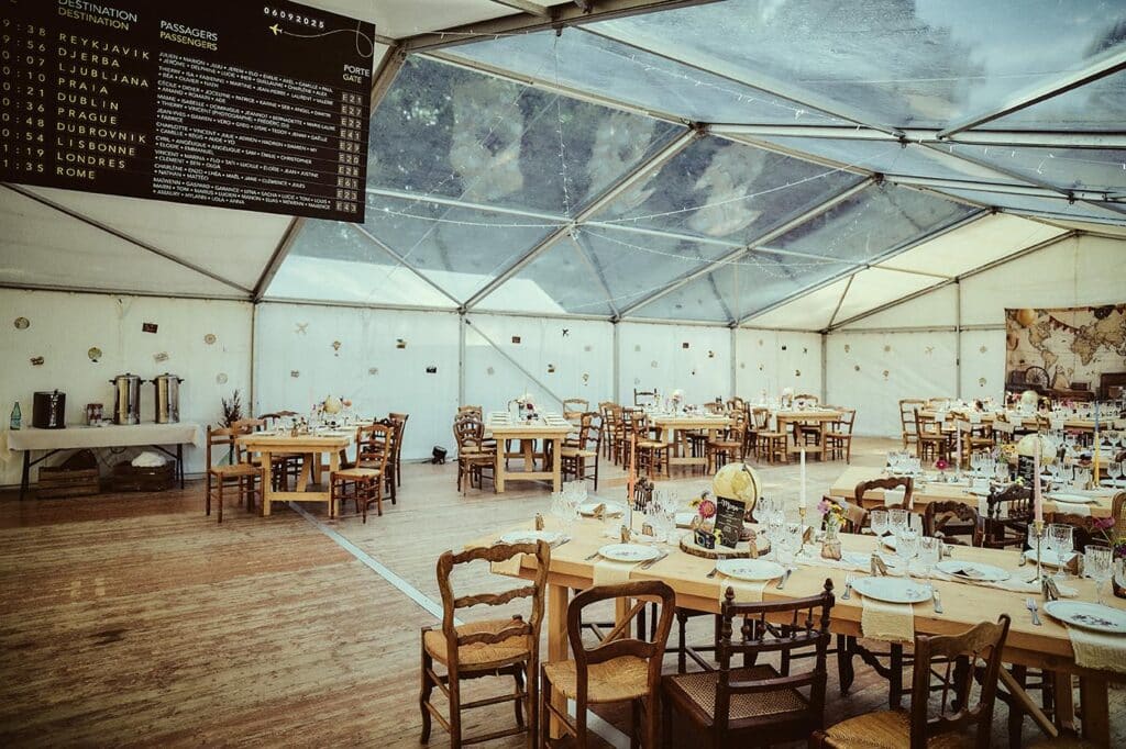 Camping 5 étoiles Château de Chanteloup : espace réception barnum évènement mariage en septembre