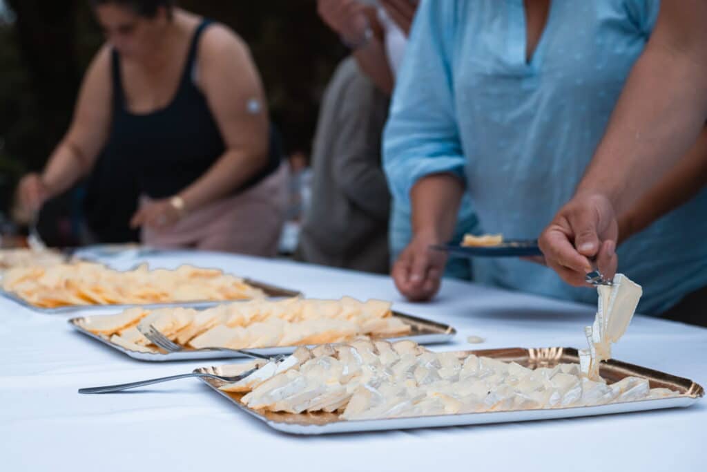 Camping 5 étoiles Château de Chanteloup : animation grand BBQ samedis soir en haute saison, fromage