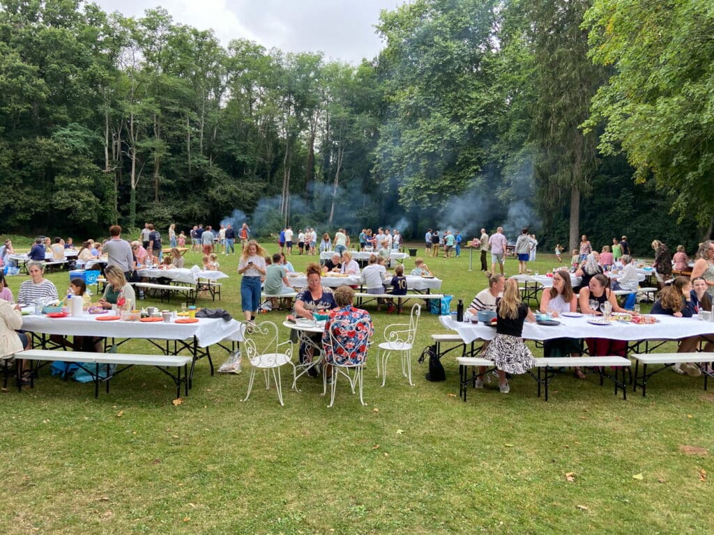 Camping 5 étoiles Château de Chanteloup : grand BBQ tous les samedis soirs en haute saison
