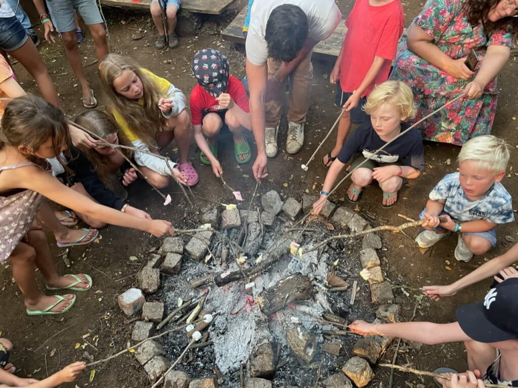 Camping 5 étoiles Château de Chanteloup : activite Club Enfant Kids Campfire