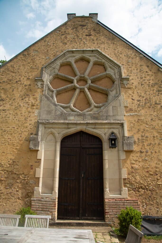 Camping 5 étoiles Château de Chanteloup : hébergement, entrée Grande Orangerie