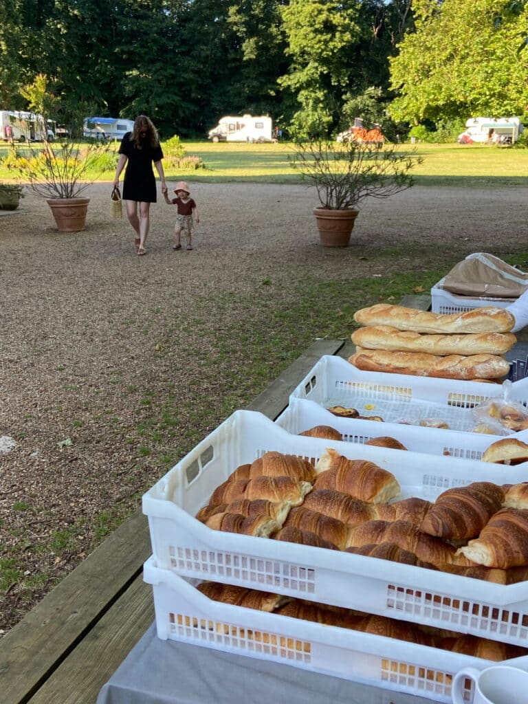 Camping 5 étoiles Château de Chanteloup : service boulangerie